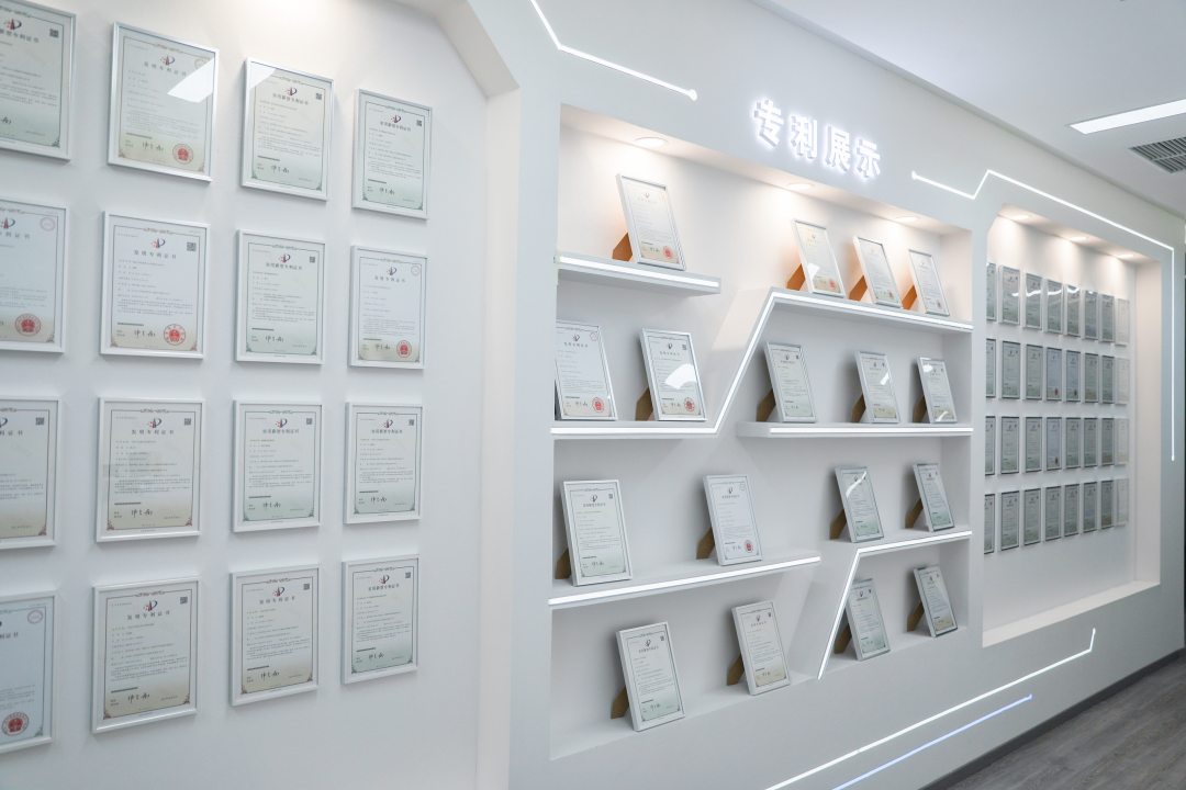 显示驱动芯片封测龙头颀中科技成功登陆科创板丨贝斯哲 显示驱动芯片封测龙头颀中科技成功登陆科创板丨贝斯哲